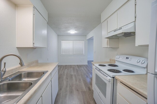 Photo - Broadway Apartments