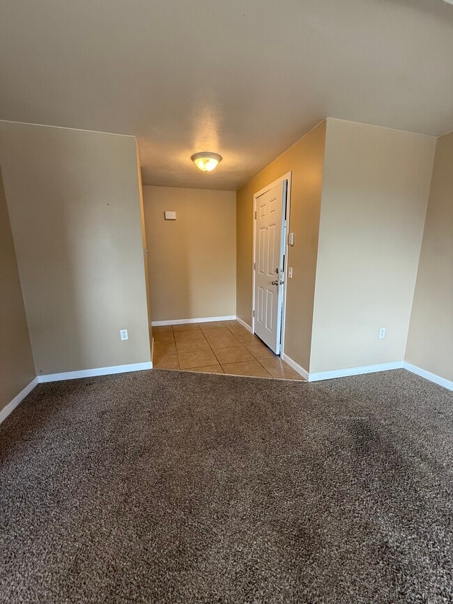 Photo - 712 Avenue B Unit D