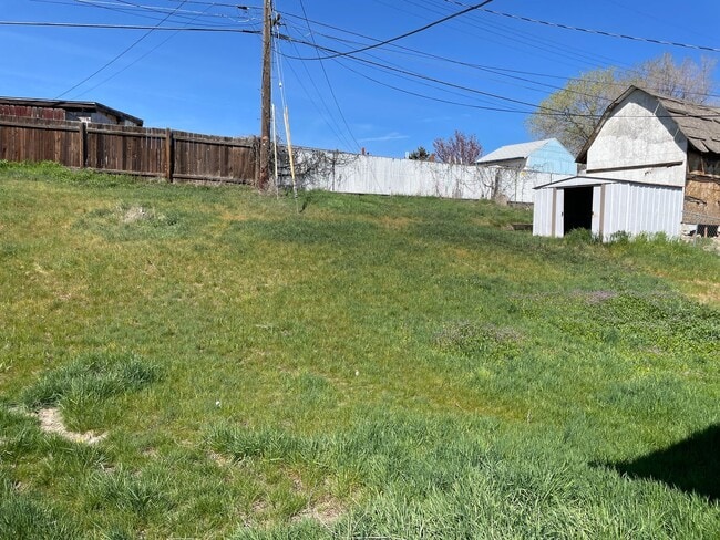 Photo - Pet Friendly / House for Rent!!