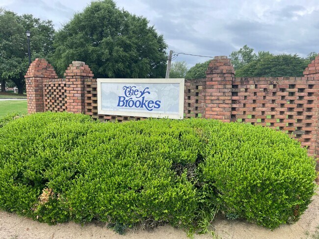 Photo - The Brookes Condos 04-10