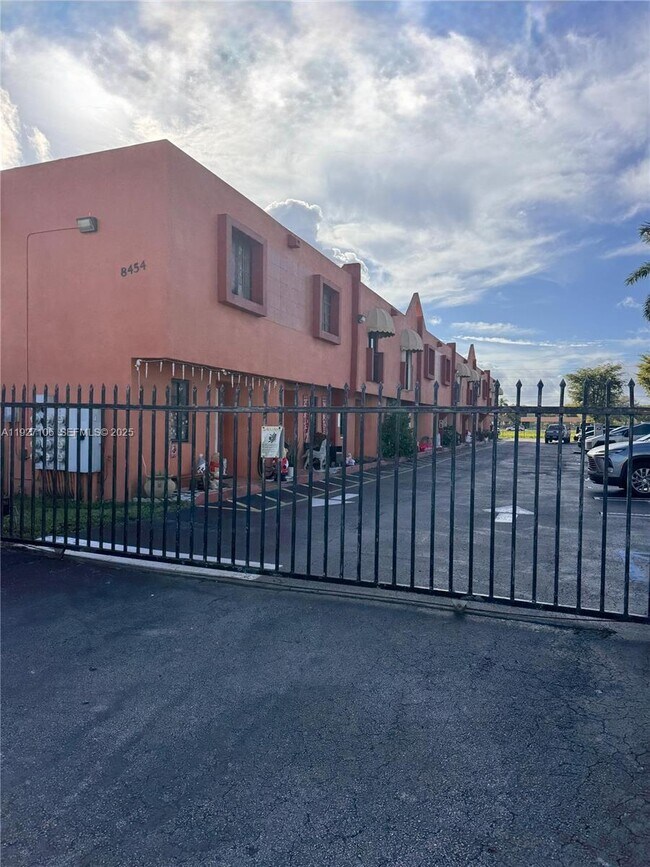 Photo - 8454 NW 8th St