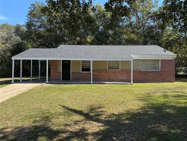 Building Photo - 401 Elmwood Dr