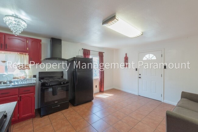 Photo - 1362 E 61st St Unit 1364 1/2