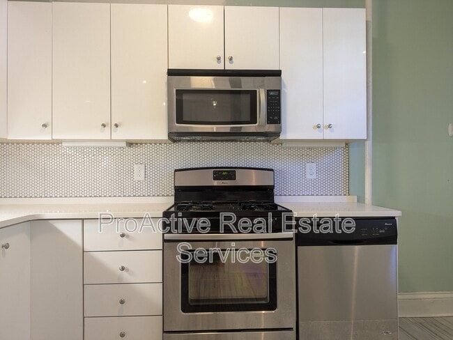 Photo - 940 Gates Ave Unit B2