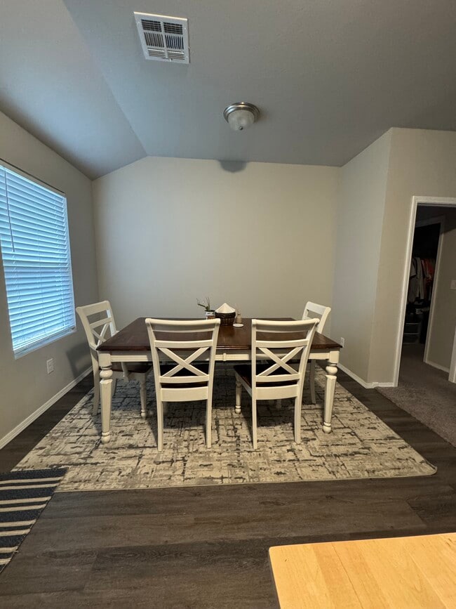 Photo - 1718 Carnley St