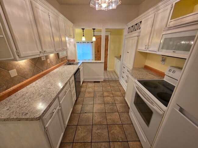 Photo - N Madelia St Unidad 1226 N Madelia St