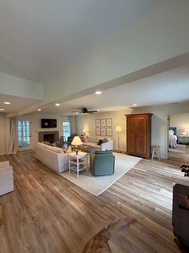 Photo - 1946 Corbin Rd