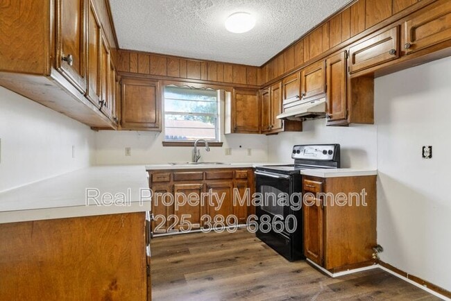 Photo - 8933 Baronne Dr