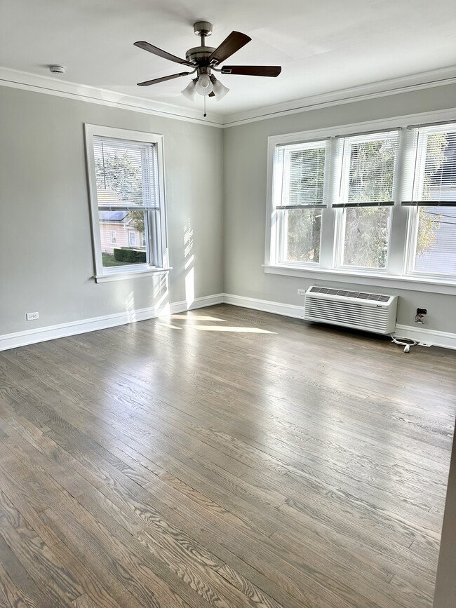 Photo - 2501 Grove St