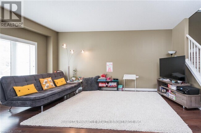 Photo - 112 N Centre Rd