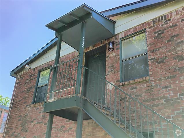 Building Photo - 1304 S Fitzhugh Ave Unit 202 Rental