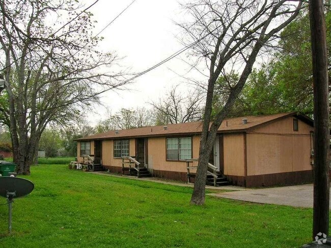 Building Photo - 205 E Elm St Rental