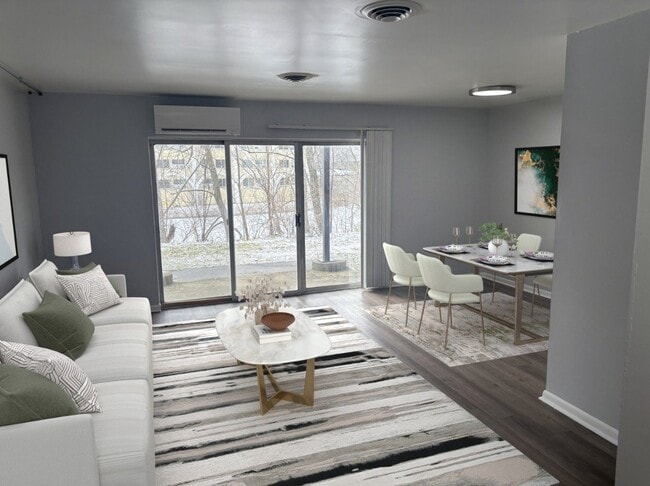 Building Photo - Lakeshore Place