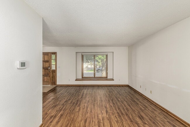 Photo - Lovely 4Bed / 4 bath townhome for rent in Centennial