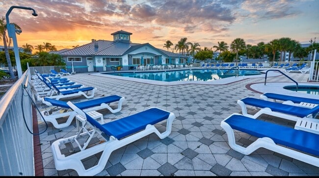 Building Photo - 16635 Lake Cir Dr