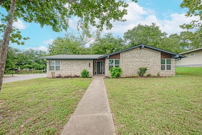 Building Photo - 6700 Kings Point