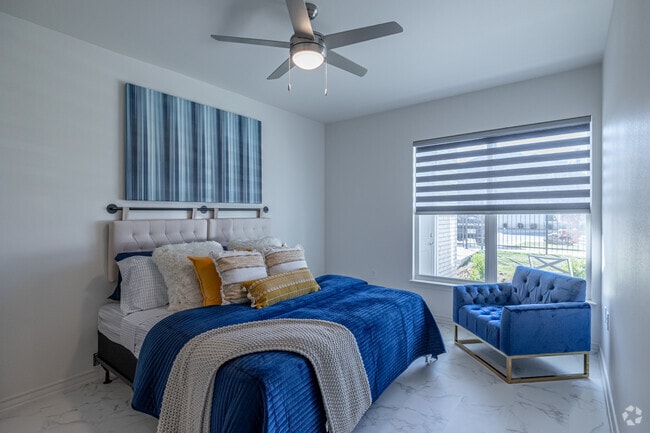 1BR, 1BA - 828SF - Bedroom