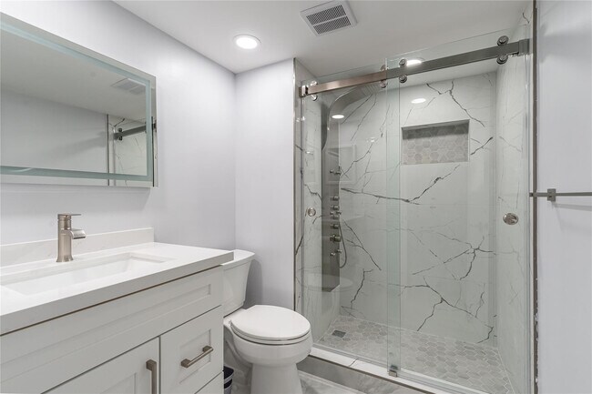 Photo - 9523 S Hollybrook Lake Dr Unit 102