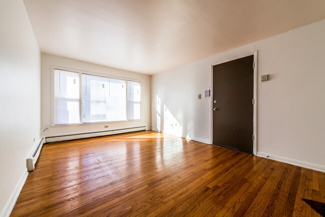 Photo - 14127 S School St