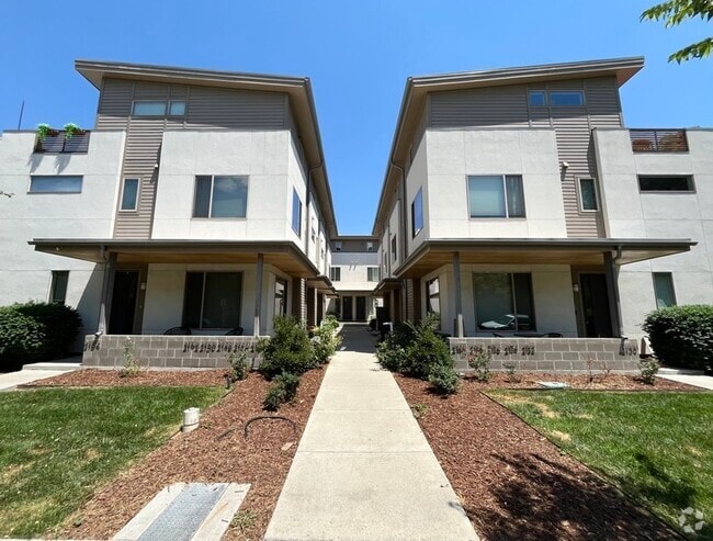 Building Photo - 2136 Decatur St Rental