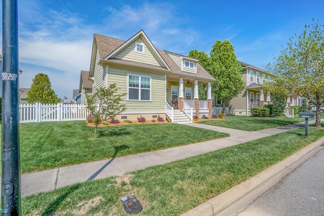 Photo - 3224 Patrick Henry Dr