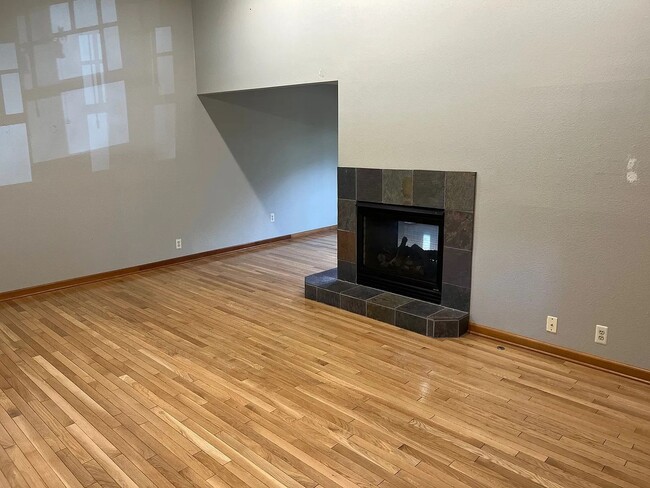 Photo - CUSTOM 3BD 2.5BA HARDWOOD FLOORS THROUGHOUT