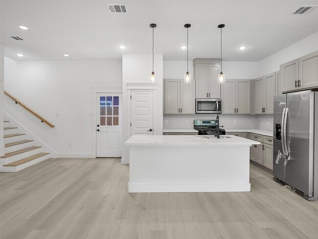 Photo - 4111 E Toliver St