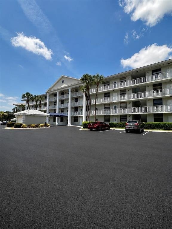 Building Photo - 1719 Whitehall Dr Unit #105