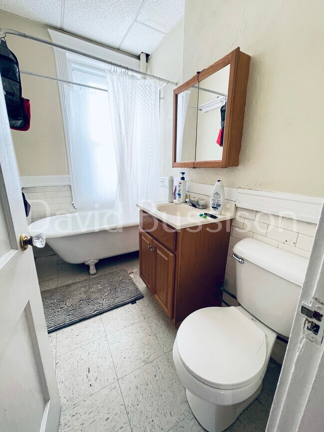 Photo - 75 Chester St