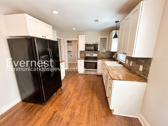 Photo - 511 4th Ave