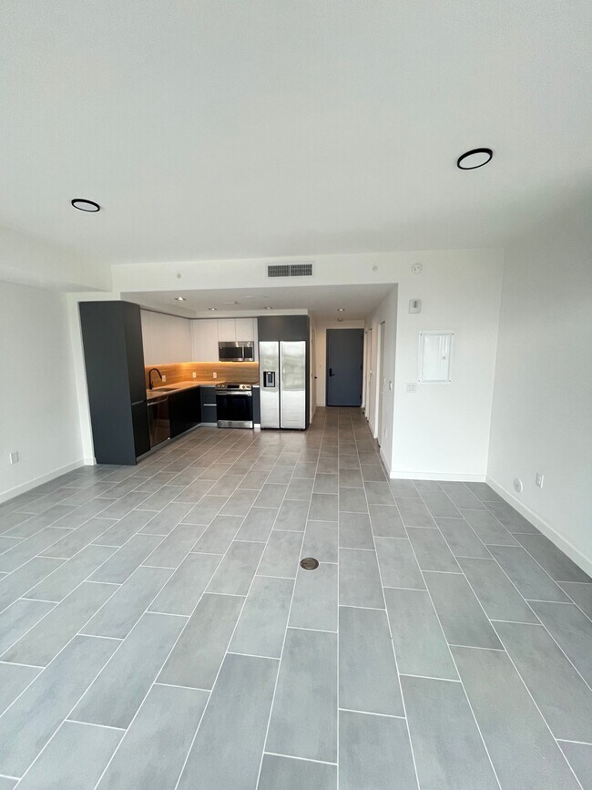 Photo - 138 NE 22nd St Unidad S9