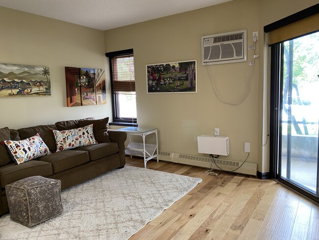 Photo - 103 Powe St Unité 2