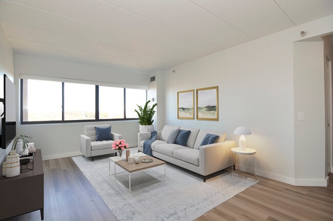 Photo - Reservoir Towers