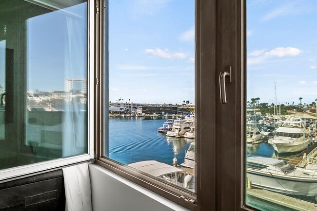 Photo - Perfect Beach Getaway! Hotel-like Studio Home in Secured High-rise Building With Breathtaking Bay...