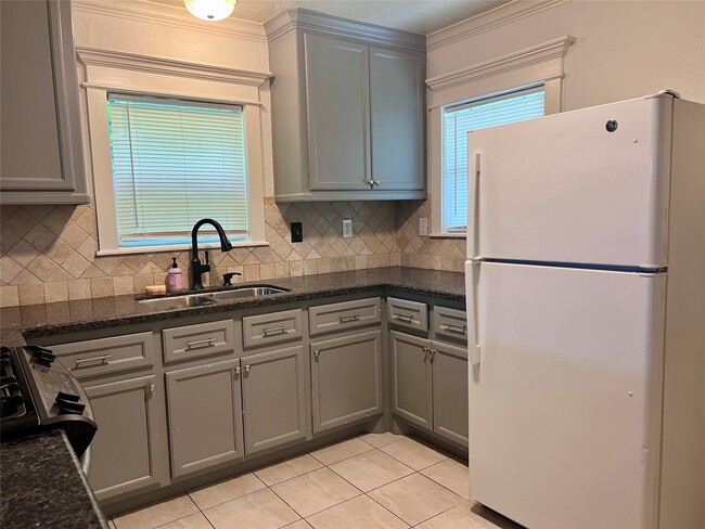 Photo - 124 N Estelle St