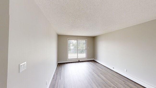 Photo - 10028-10105 105 Ave Unit 15