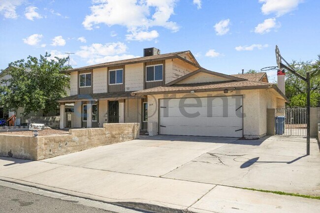 Photo - 899 Monika Way