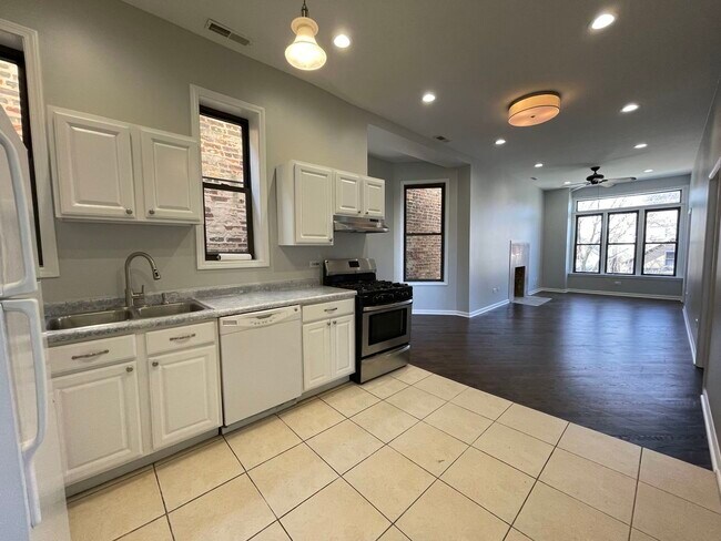 Photo - 321 S Whipple St Unit 2