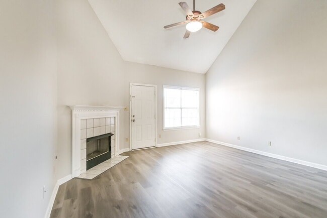 Photo - 8748 Clear Sky Path