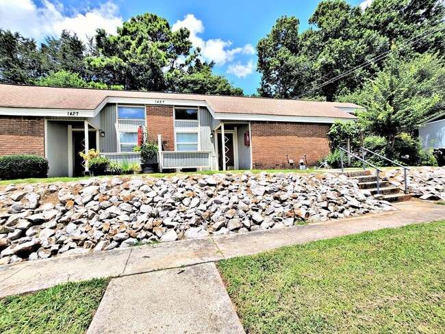 Building Photo - 1427 Ascent Trail NW Unit Apt C