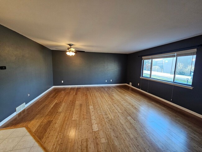 Photo - FOX HILL!!! Beautiful Two Bedroom Condo available now for immediate move in!!!