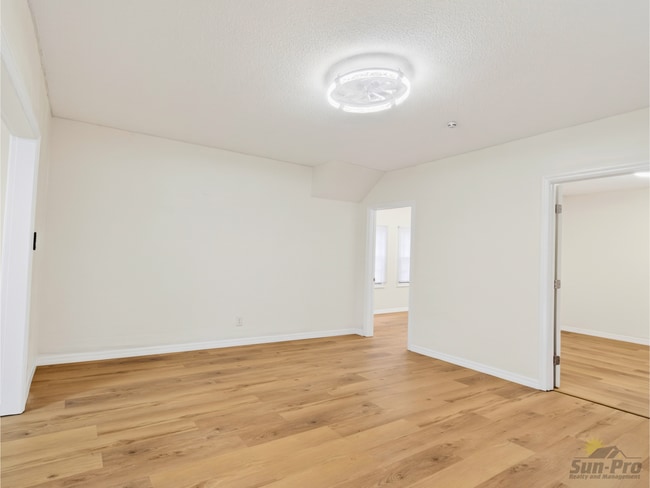 Photo - 213 Live Oak Ave Unit B