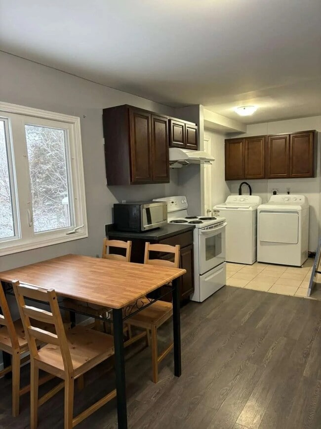 Photo - 225 N River Rd