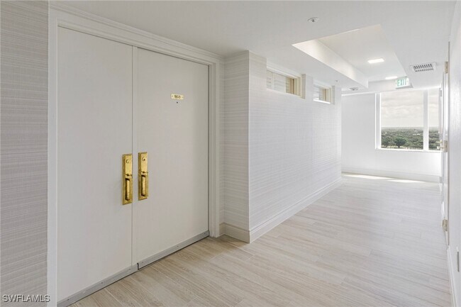 Building Photo - 6849 Grenadier Blvd Unit 1803 Rental