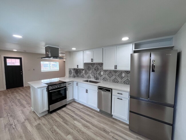 Just renovated! Stunning High-End Finishes! - Just renovated! Stunning High-End Finishes! Casa