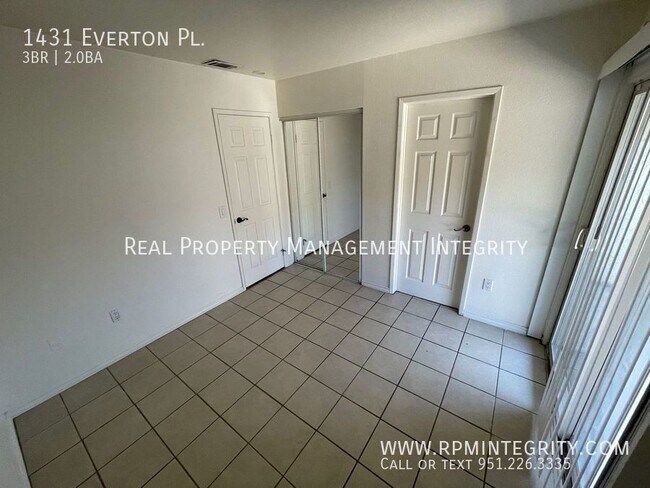 Photo - Riverside Condo close to University