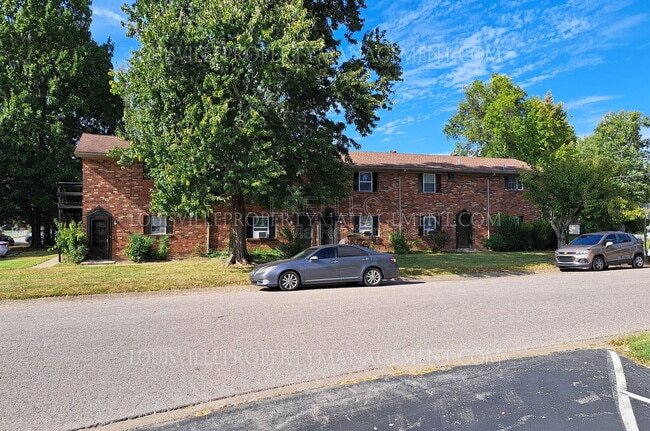 Building Photo - 1202 E Walford Dr