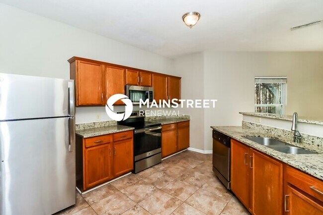 Photo - 4 Bedroom Pet-Friendly Home in Charlotte, NC with Main Street Renewal