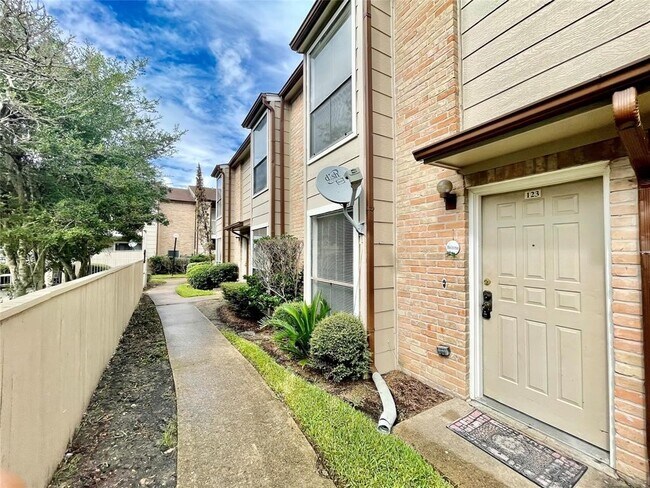 Photo - 2100 Wilcrest Dr Unit 123
