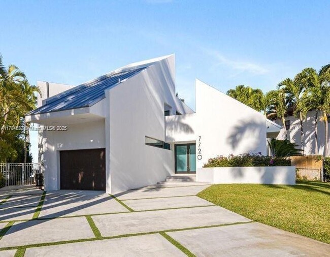 Building Photo - 7720 Miami View Dr Rental